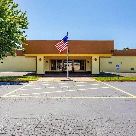 Econo Lodge Fredonia Экстерьер фото