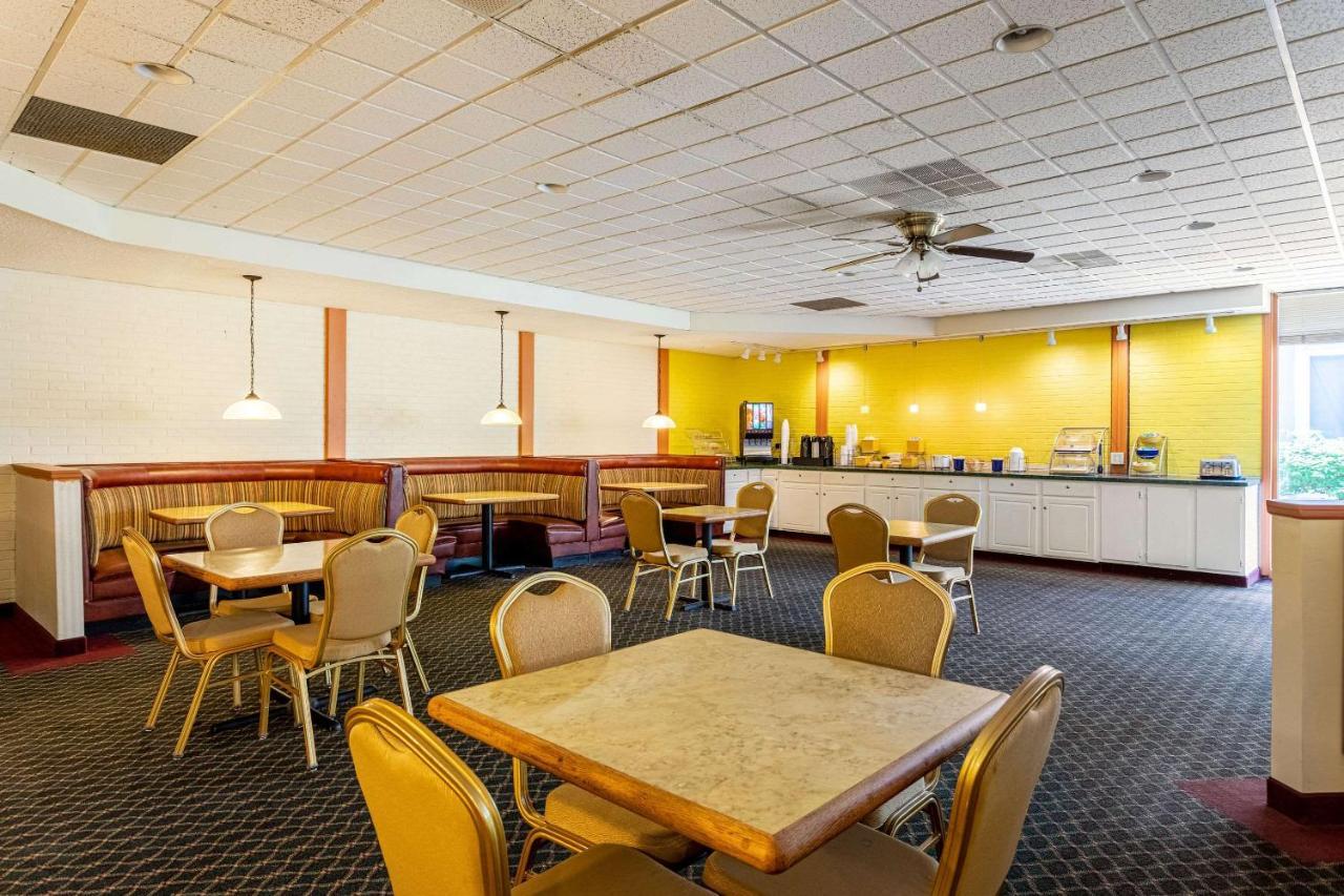 Econo Lodge Fredonia Экстерьер фото