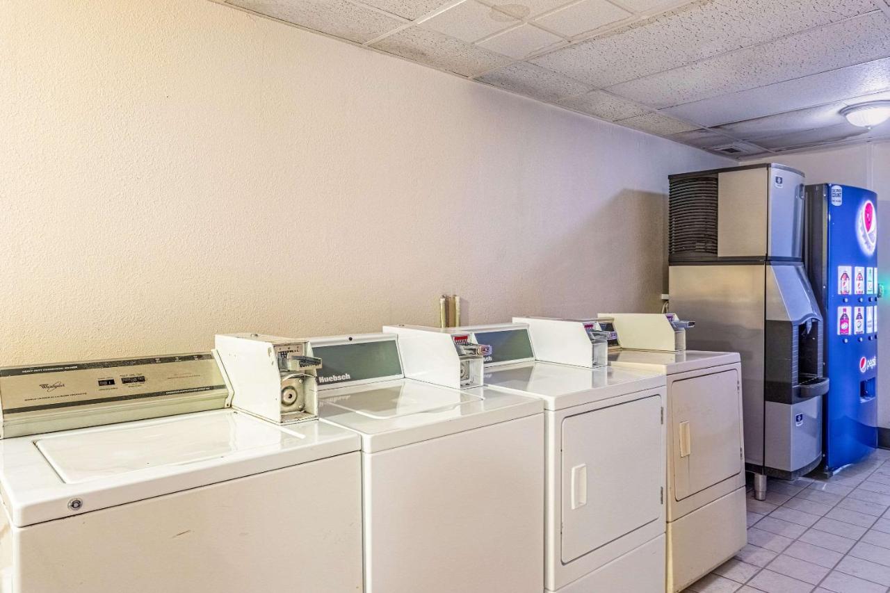 Econo Lodge Fredonia Экстерьер фото