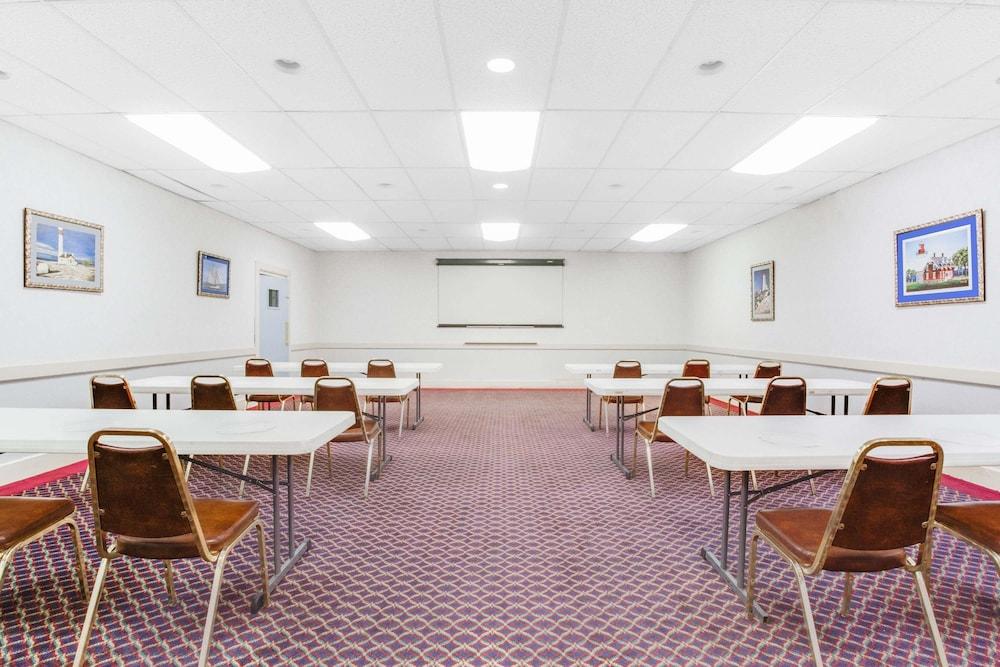Econo Lodge Fredonia Экстерьер фото